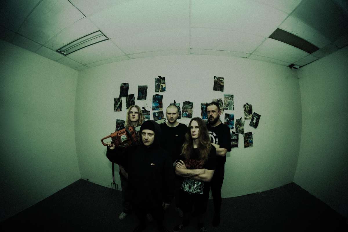 To The Grave + Crown Magnetar – The Sawed Off Suffering Tour